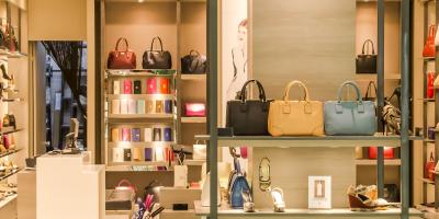 retail-store-bags