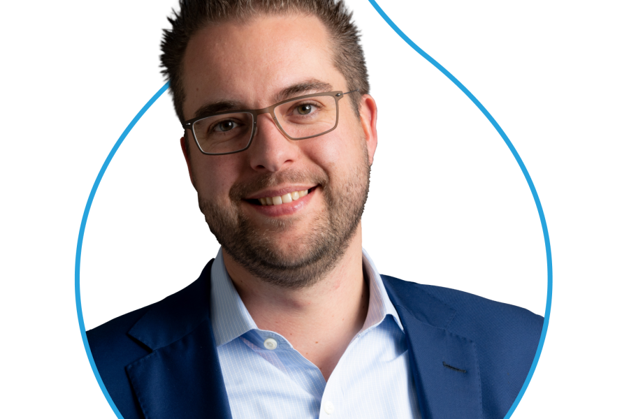 Dries Headshot in an acquia droplet