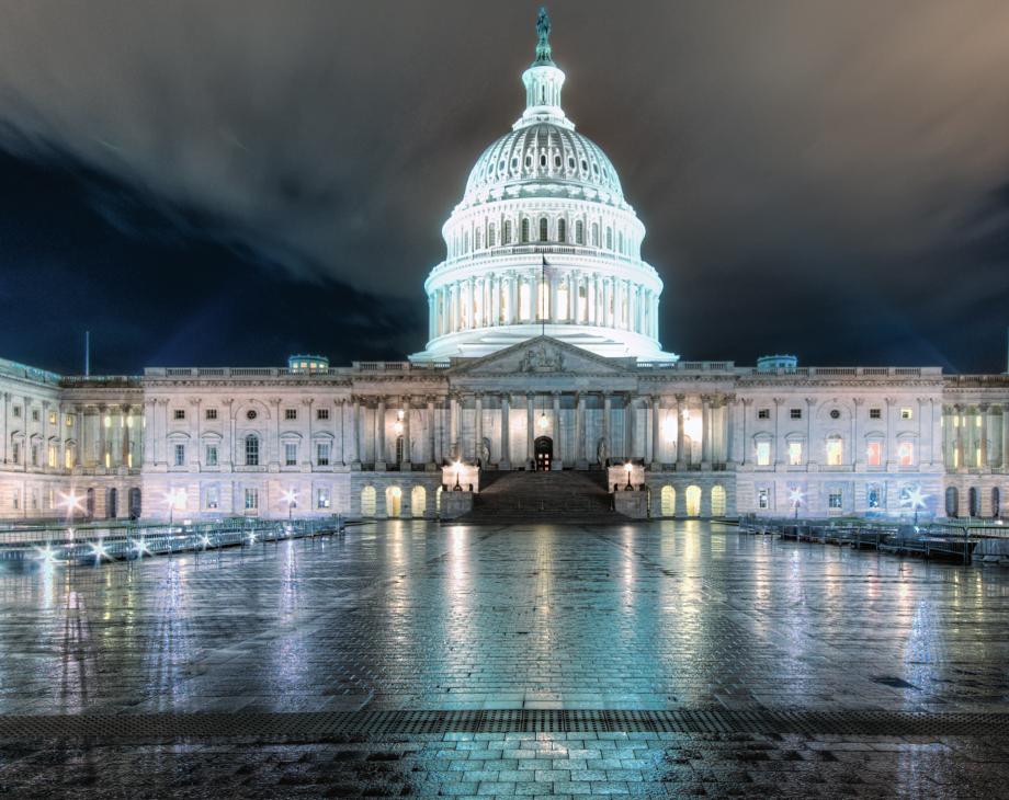 The White House in Washington DC at night