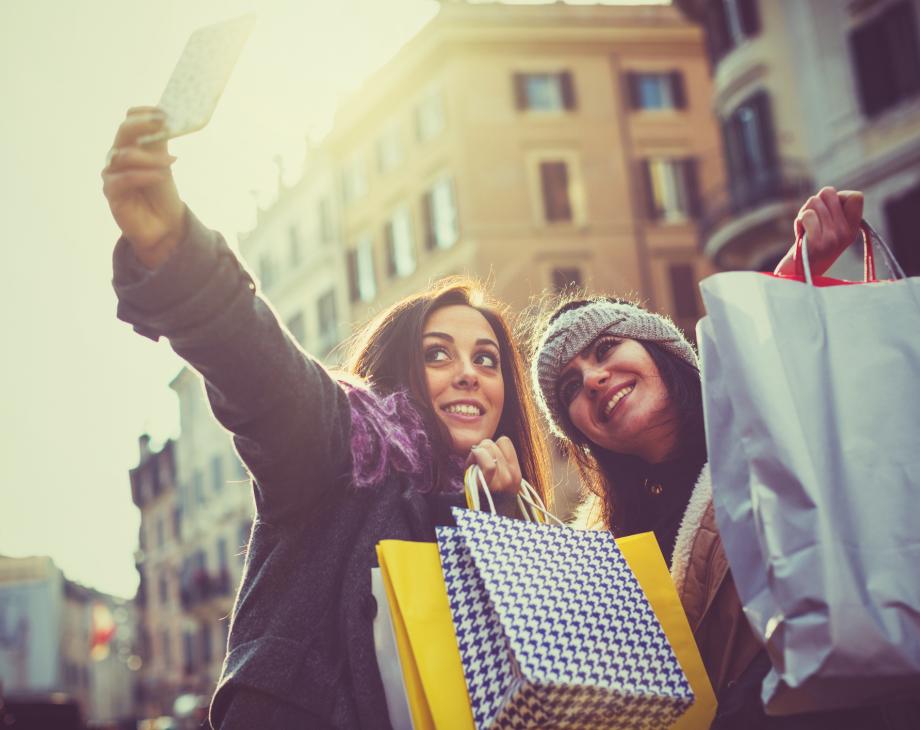 black friday shoppers