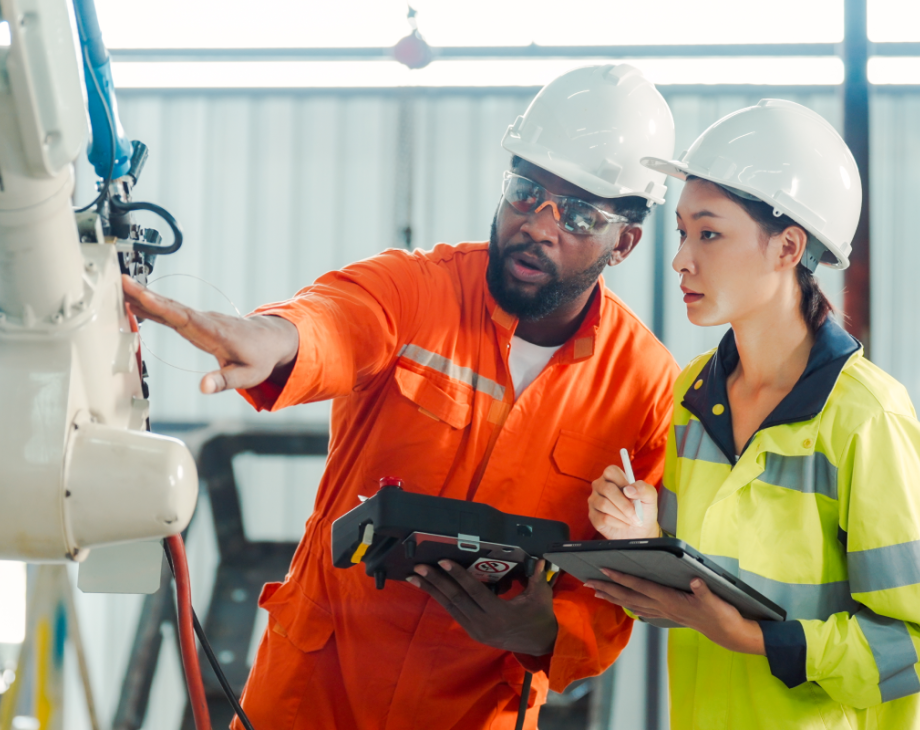 Blog header image: Digital Asset Management for Manufacturing article. 