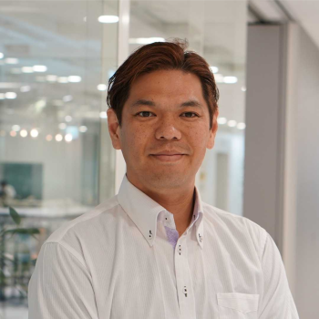 Hideaki Tetsuhashi Headshot