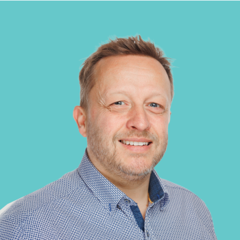 Simon Elliot headshot
